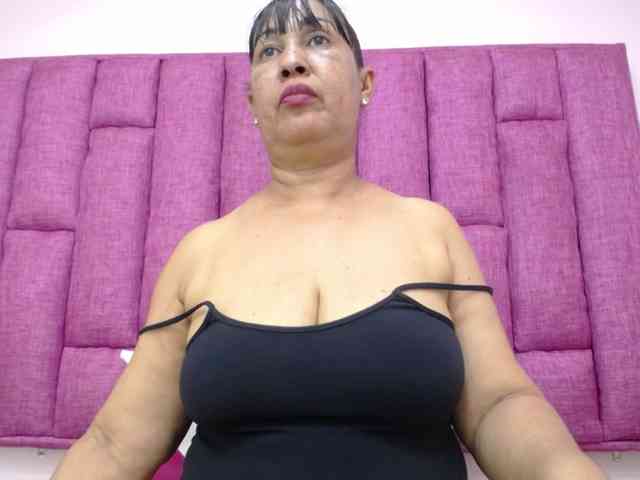 MilfPleasure1 webcam