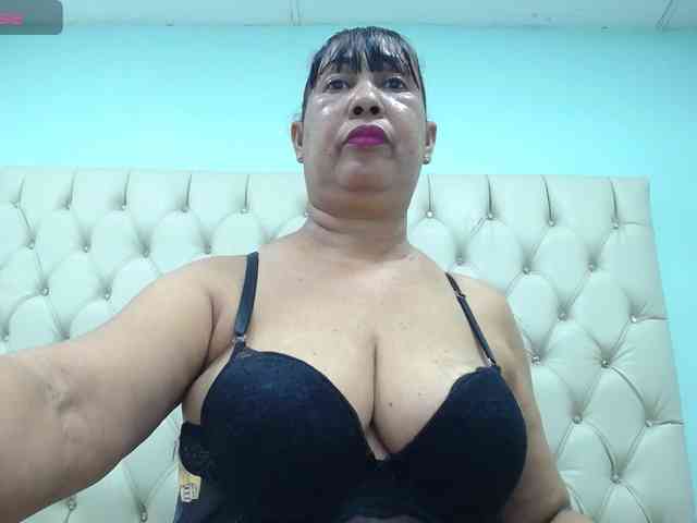 MilfPleasure1 webcam