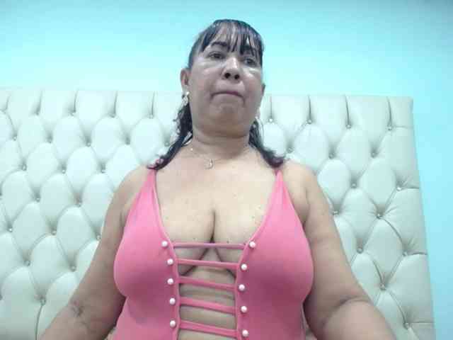 MilfPleasure1 webcam