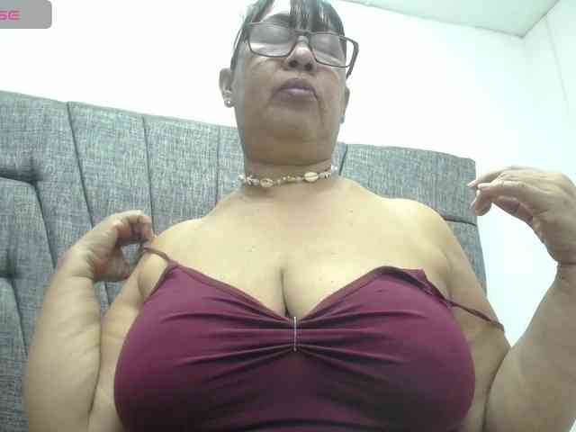 MilfPleasure1 webcam