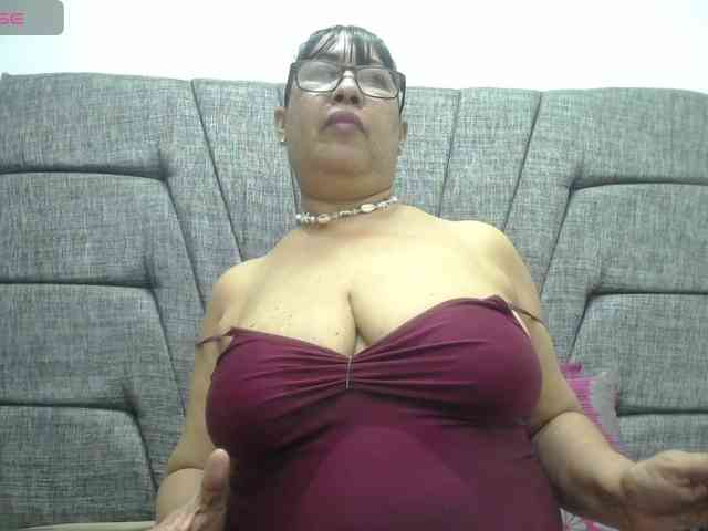 MilfPleasure1 webcam