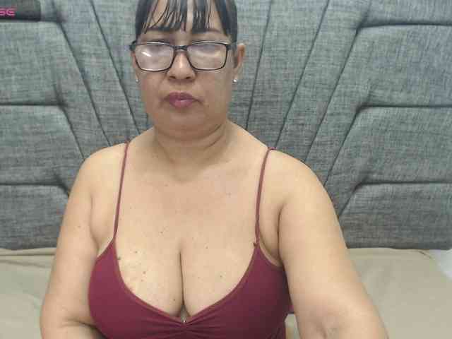 MilfPleasure1 webcam
