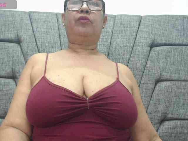 MilfPleasure1 webcam
