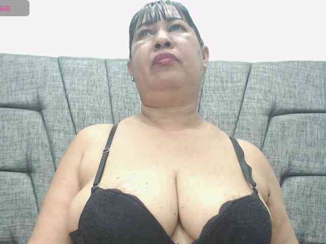 MilfPleasure1 webcam