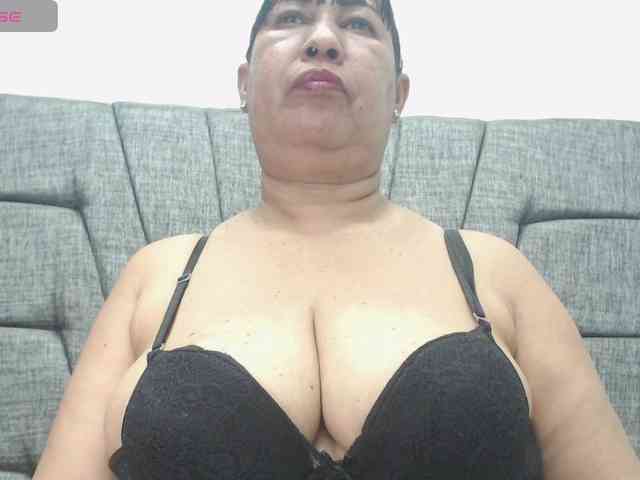 MilfPleasure1 webcam