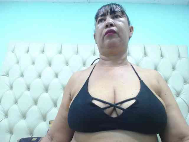MilfPleasure1 webcam