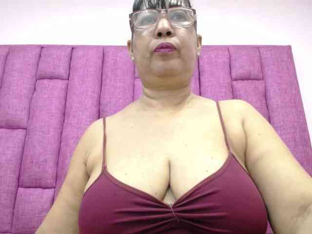 MilfPleasure1 webcam