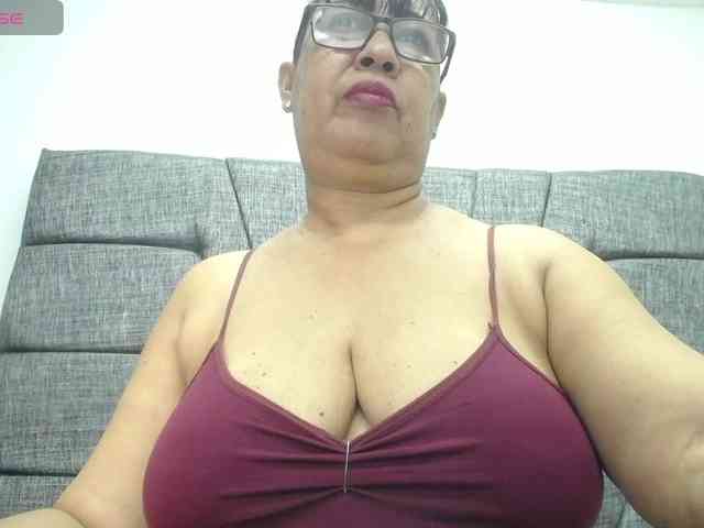 MilfPleasure1 webcam