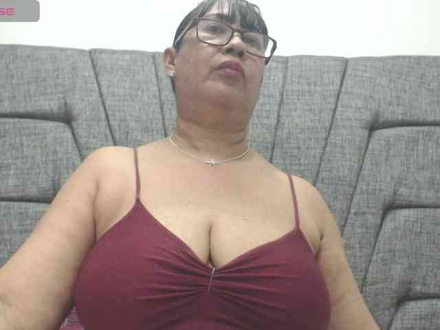 MilfPleasure1 webcam