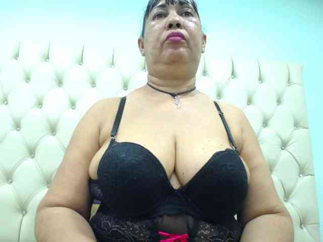 MilfPleasure1 webcam