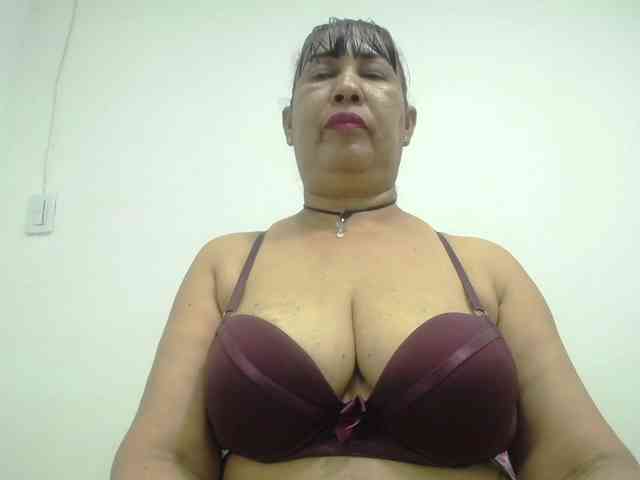 MilfPleasure1 webcam
