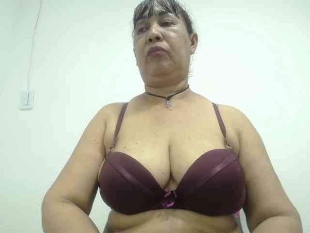 MilfPleasure1 webcam