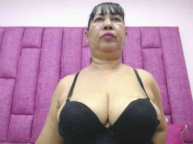 MilfPleasure1 webcam