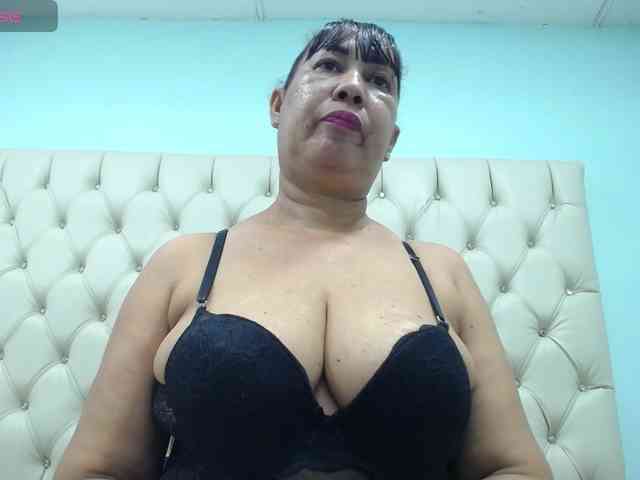MilfPleasure1 webcam