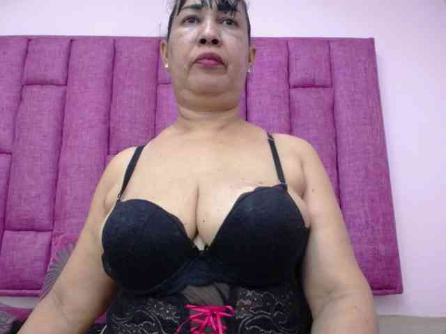 MilfPleasure1 webcam