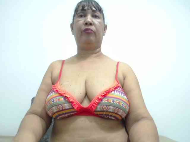 MilfPleasure1 webcam