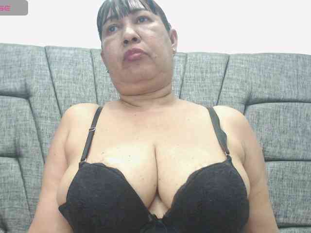 MilfPleasure1 webcam