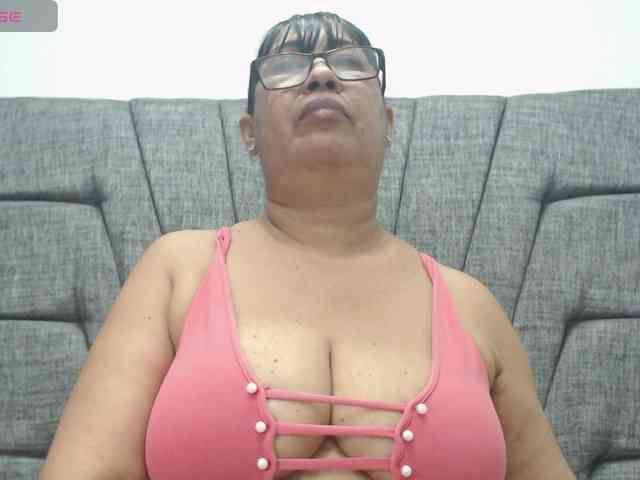 MilfPleasure1 webcam