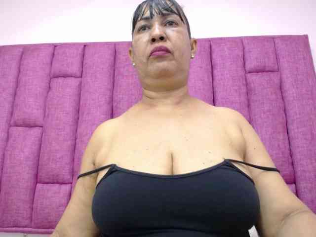 MilfPleasure1 webcam