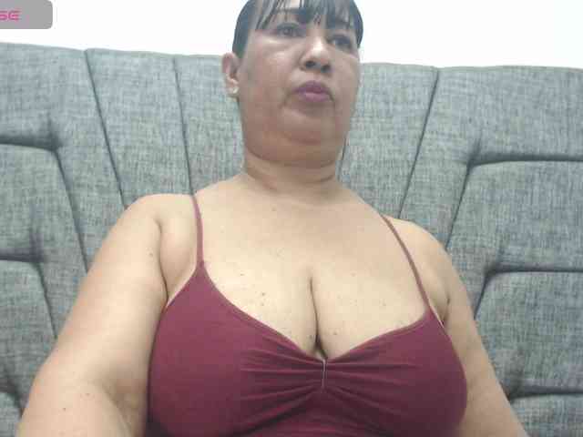 MilfPleasure1 webcam