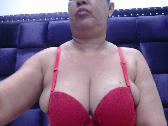 MilfPleasure1 webcam