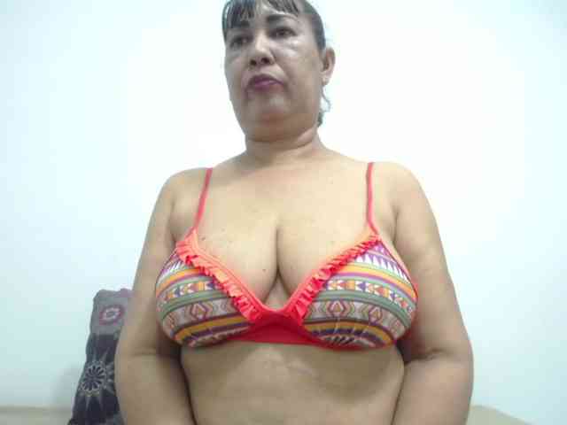 MilfPleasure1 webcam