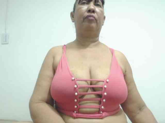 MilfPleasure1 webcam