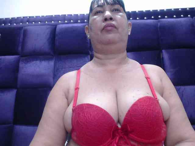 MilfPleasure1 webcam