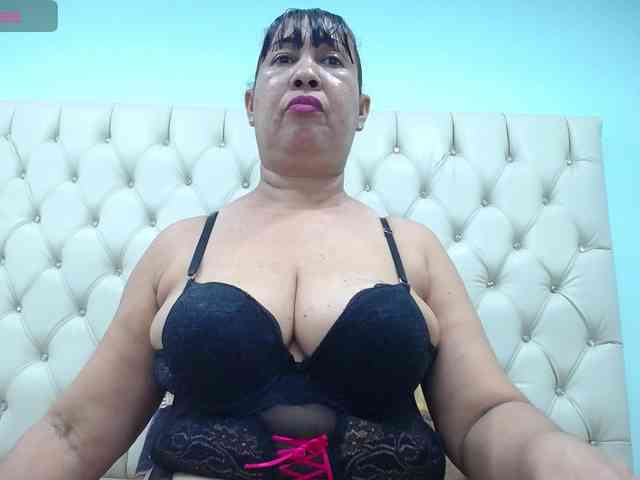 MilfPleasure1 webcam