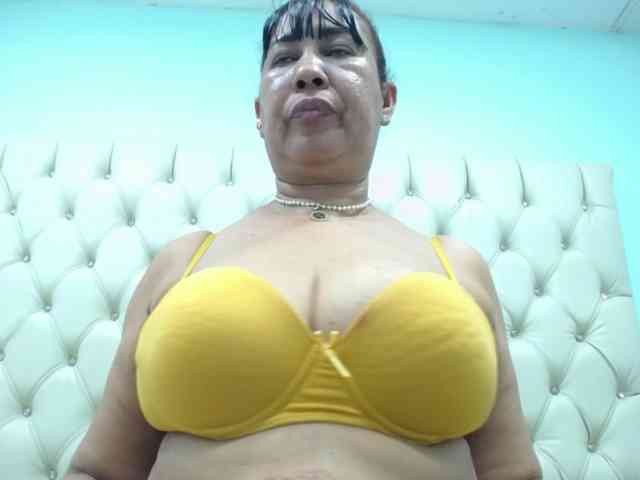 MilfPleasure1 webcam
