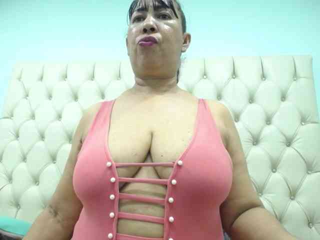 MilfPleasure1 webcam