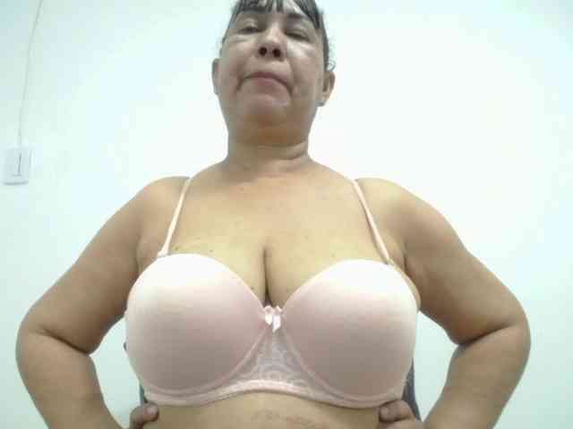 MilfPleasure1 webcam