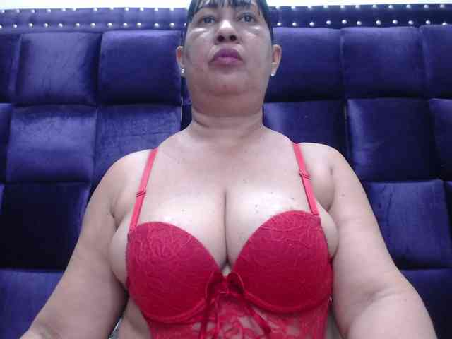 MilfPleasure1 webcam