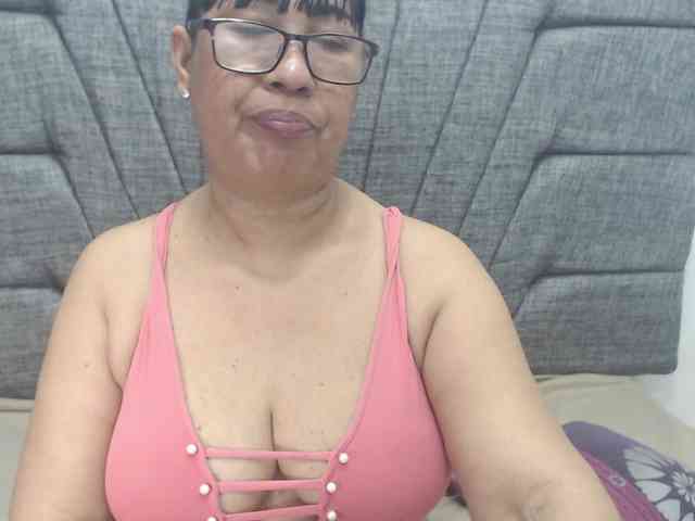 MilfPleasure1 webcam