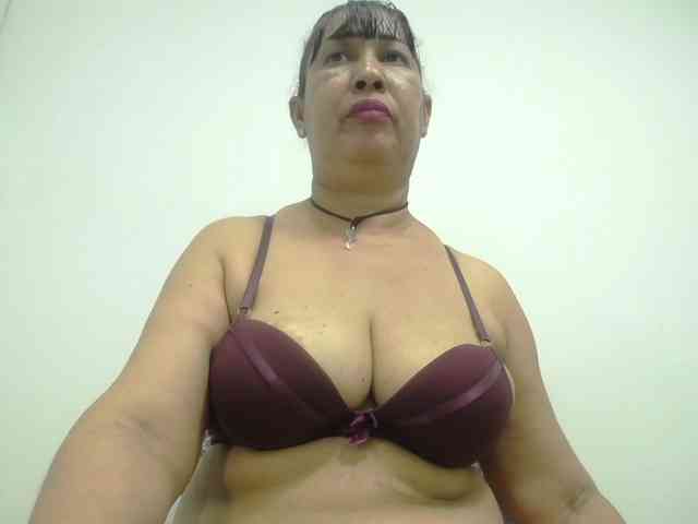 MilfPleasure1 webcam