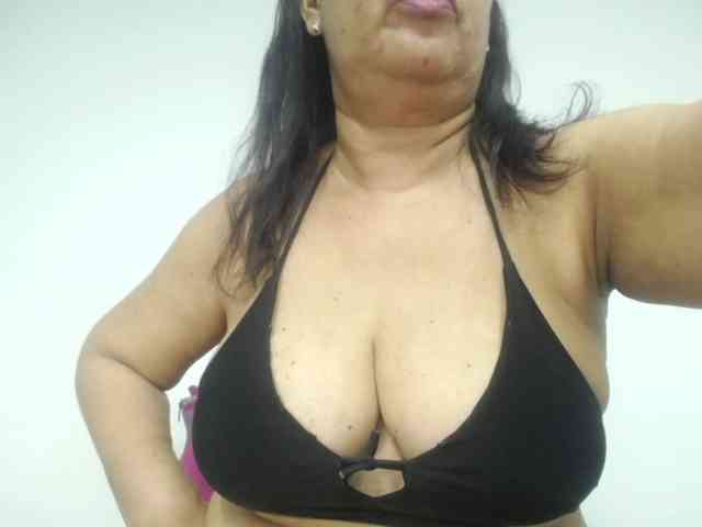 MilfPleasure1 webcam