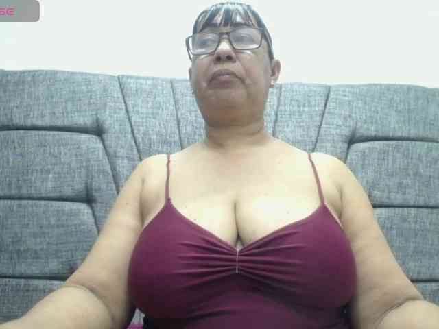 MilfPleasure1 webcam