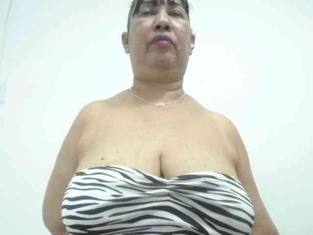 MilfPleasure1 webcam