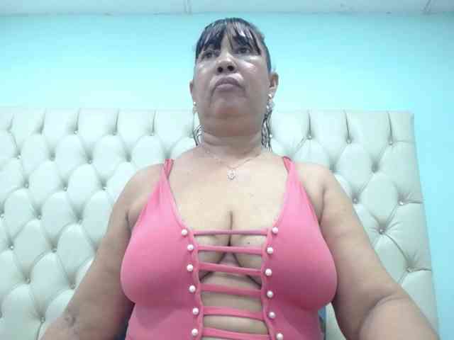 MilfPleasure1 webcam