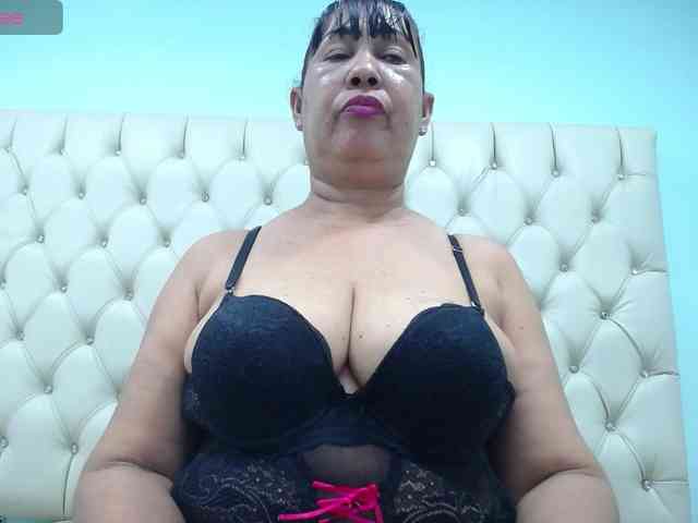 MilfPleasure1 webcam