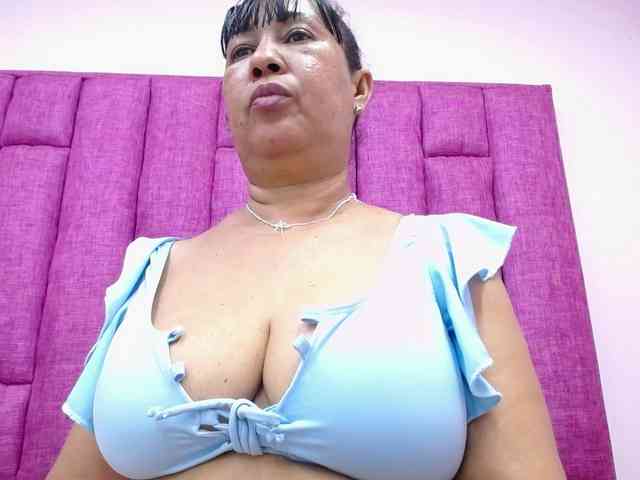 MilfPleasure1 webcam