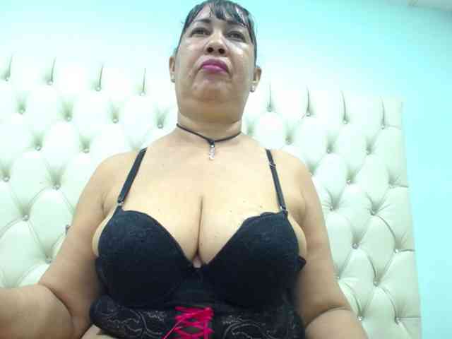 MilfPleasure1 webcam