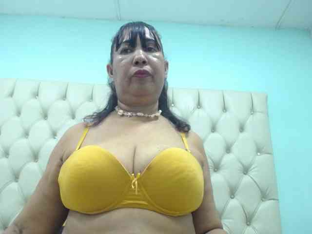 MilfPleasure1 webcam