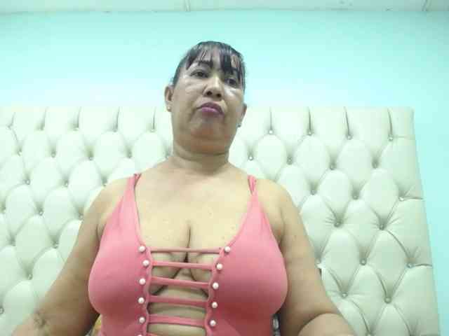 MilfPleasure1 webcam