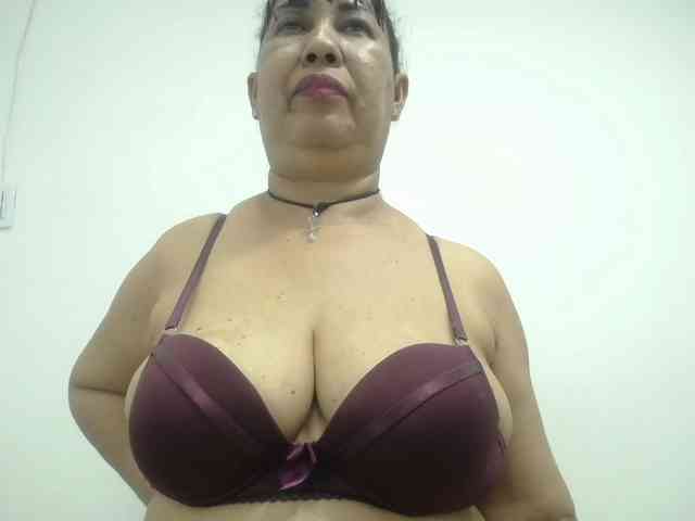 MilfPleasure1 webcam