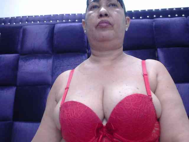 MilfPleasure1 webcam