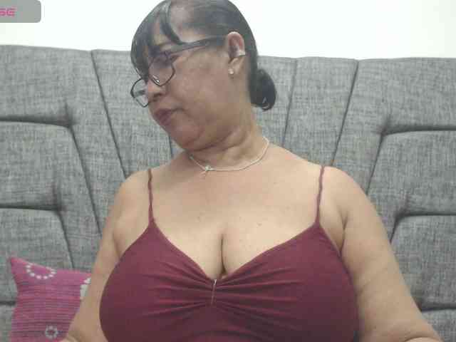 MilfPleasure1 webcam