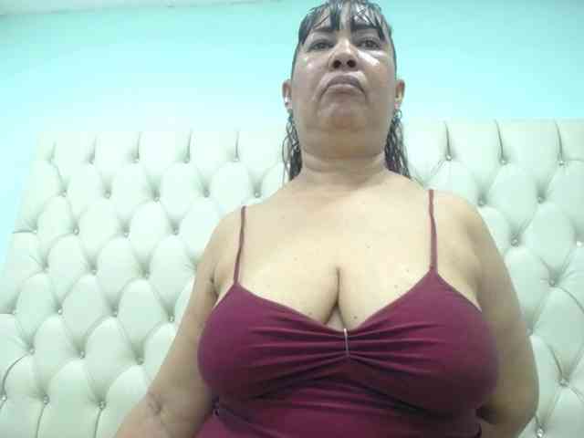 MilfPleasure1 webcam