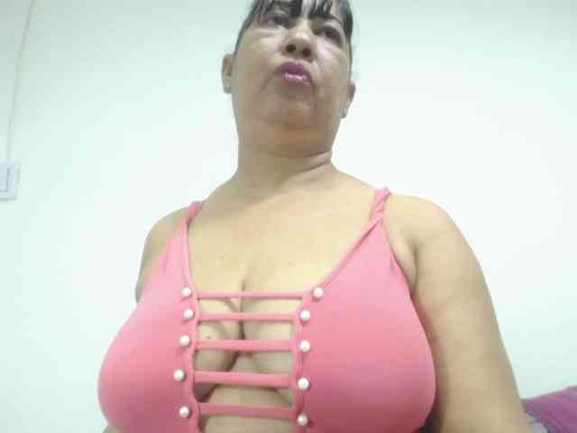 MilfPleasure1 webcam