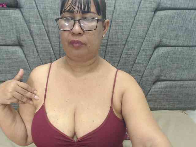 MilfPleasure1 webcam